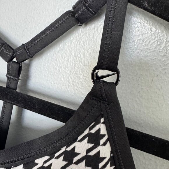 NIKE icon dri fit clash padded sports bra size L - Picture 4 of 8